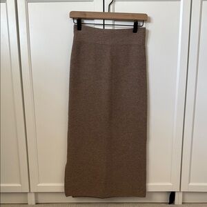 Elegant Brown Knit Midi Skirt